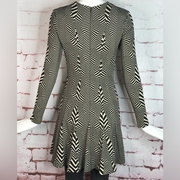 NICOLE MILLER Atelier Chevron Cream & Black Knit A-Line Skater Dress Petite - Picture 7 of 15